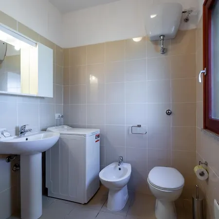 Porto Pino, Garden And Pool Holiday home *