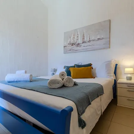 Porto Pino, Garden And Pool Holiday home
