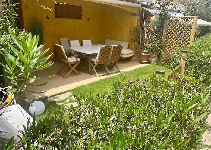 Porto Pino, Garden And Pool Southsardiniaholidays Сasa de vacaciones *