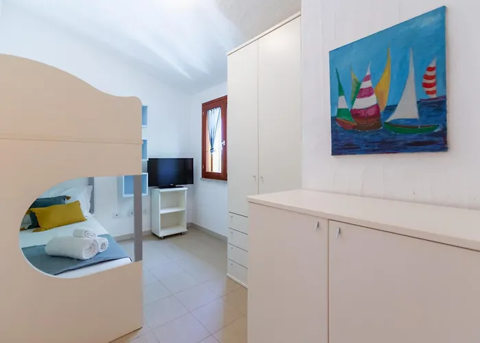 Сasa de vacaciones Porto Pino, Garden And Pool Southsardiniaholidays