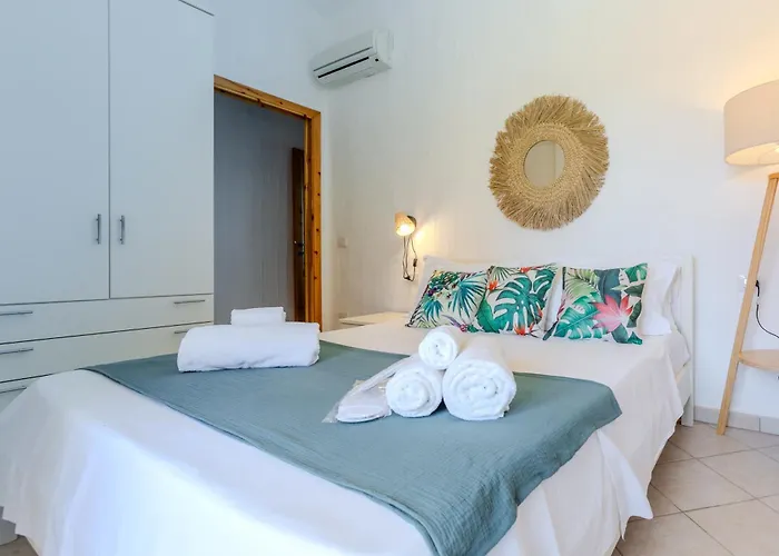 Porto Pino, Garden And Pool Southsardiniaholidays SantʼAnna Arresi