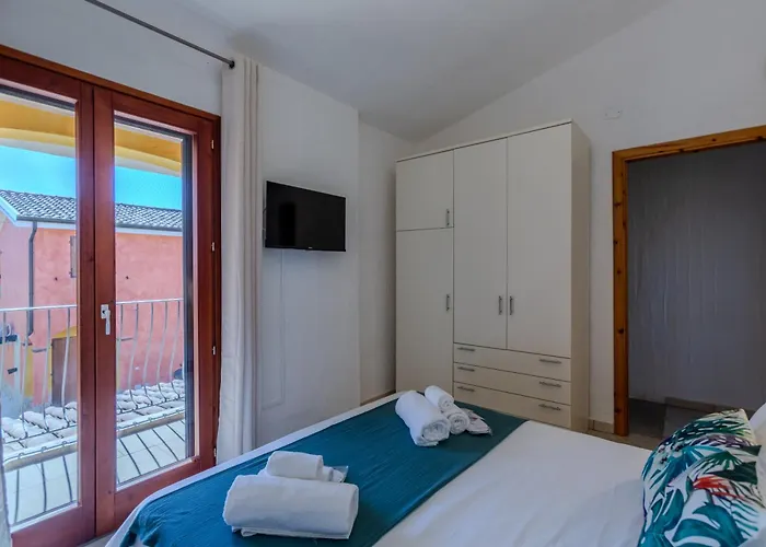 Сasa de vacaciones Porto Pino, Garden And Pool Southsardiniaholidays