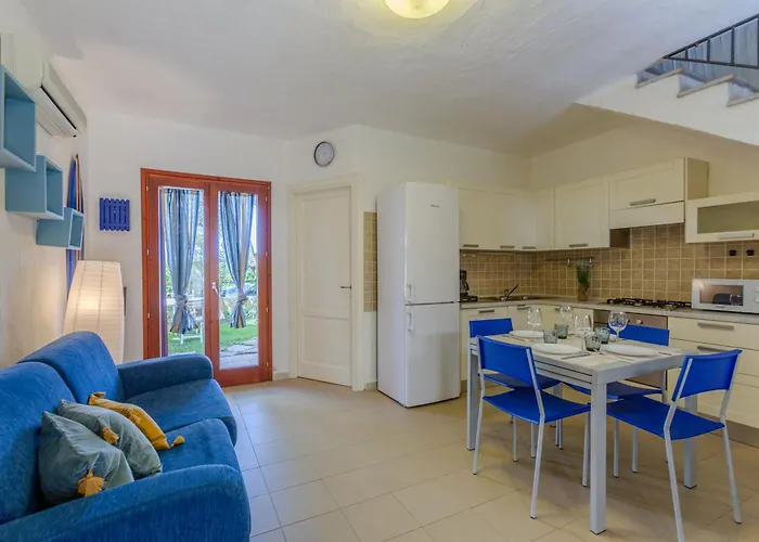 Сasa de vacaciones Porto Pino, Garden And Pool Southsardiniaholidays
