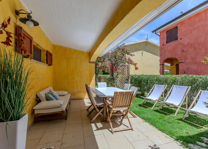 Сasa de vacaciones Porto Pino, Garden And Pool Southsardiniaholidays *
