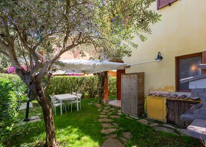 Сasa de vacaciones Porto Pino, Garden And Pool Southsardiniaholidays *
