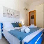 Semesterbostad Porto Pino, Garden And Pool Southsardiniaholidays *