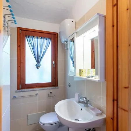 Porto Pino, Garden And Pool Southsardiniaholidays Hébergement de vacances SantʼAnna Arresi