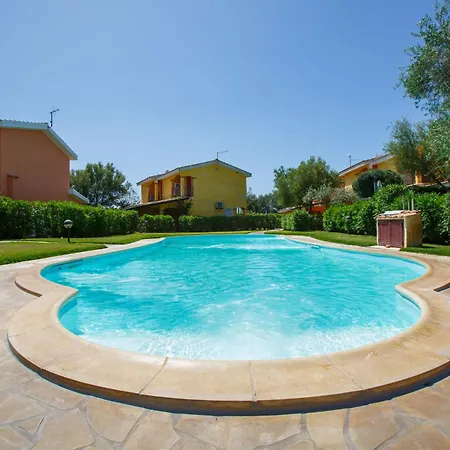 Porto Pino, Garden And Pool Southsardiniaholidays Hébergement de vacances SantʼAnna Arresi